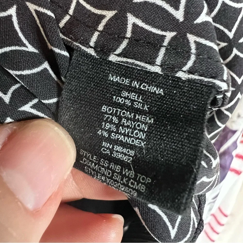 THEORY Black and White Geometric Print Quiet Luxury Blouse, S - Picture 10 of 10